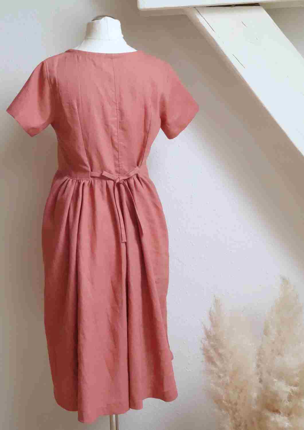 versandbereit: Leinen Kleid mit Knopfleiste "Cosmea", kurze Ärmel, S, M, pfirsich