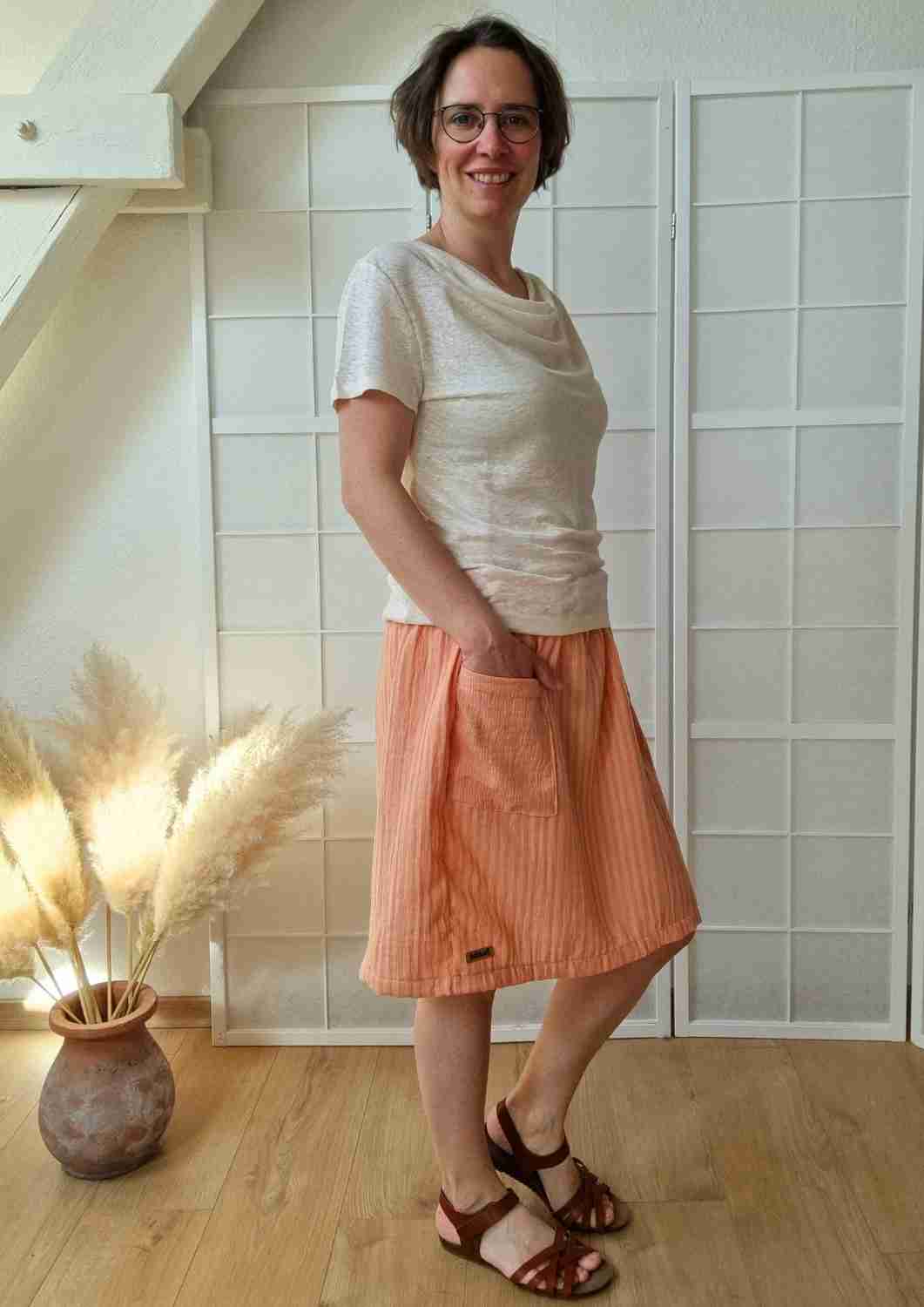 versandbereit: Musselinrock in Midi-Länge mit Tasche, apricot Streifen, S, M, L, XL