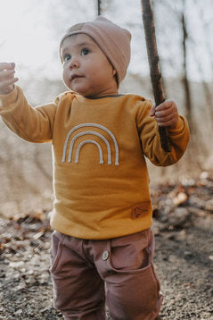 versandbereit - Bio-Pullover mit Regenbogen, gelb