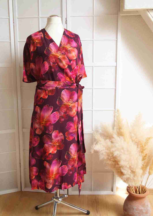 versandbereit: Wickelkleid Leinen "Ranunkel" für Damen, kurze Ärmel, XXL, Hibiskusblüten Halbleinen