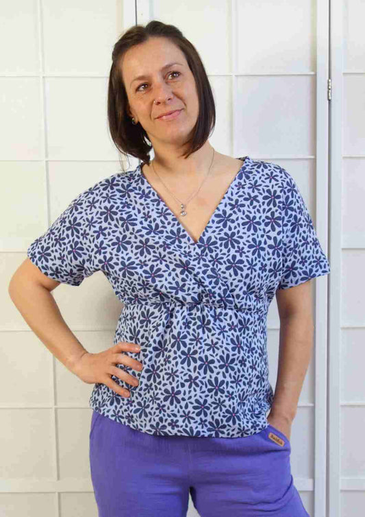 Versandbereit: Musselinbluse "Maiglöckchen" mit weiten Kimonoärmeln, Streublumen, S, M, L