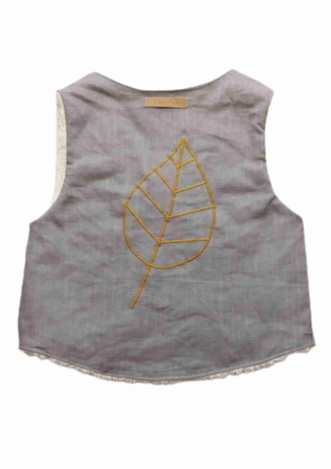 Leinenweste für Kinder gefüttert mit Baumwollplüsch "Schafgarbe", mit Applikation